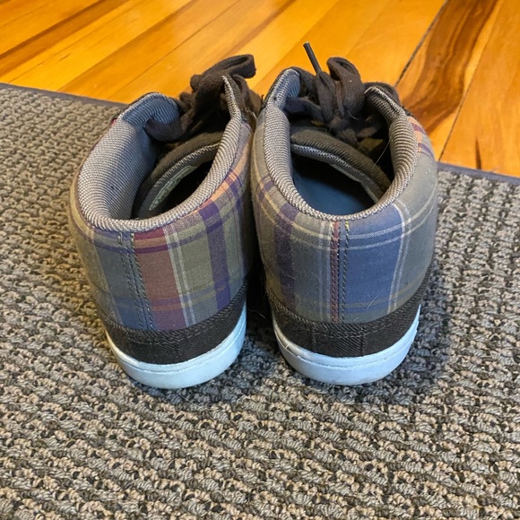 Keep sneakers, never worn! - Picture 2 of 6